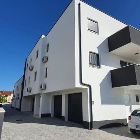Apartment Sunrise With Private Parking Πούλα Εξωτερικό φωτογραφία