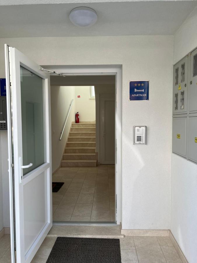 Apartment Sunrise With Private Parking Πούλα Εξωτερικό φωτογραφία