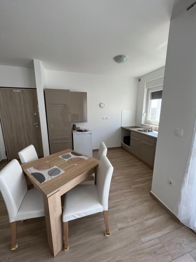 Apartment Sunrise With Private Parking Πούλα Εξωτερικό φωτογραφία