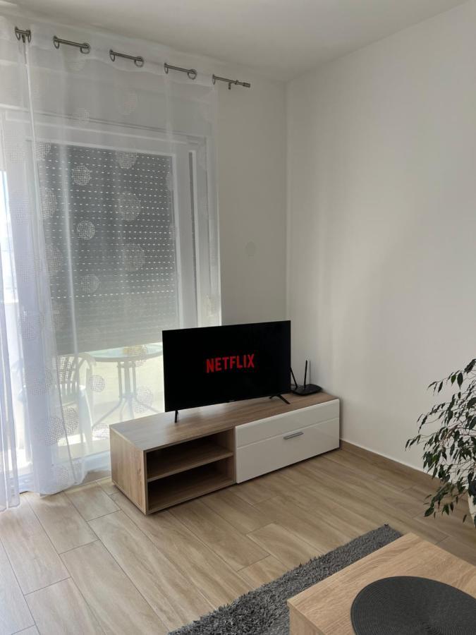 Apartment Sunrise With Private Parking Πούλα Εξωτερικό φωτογραφία