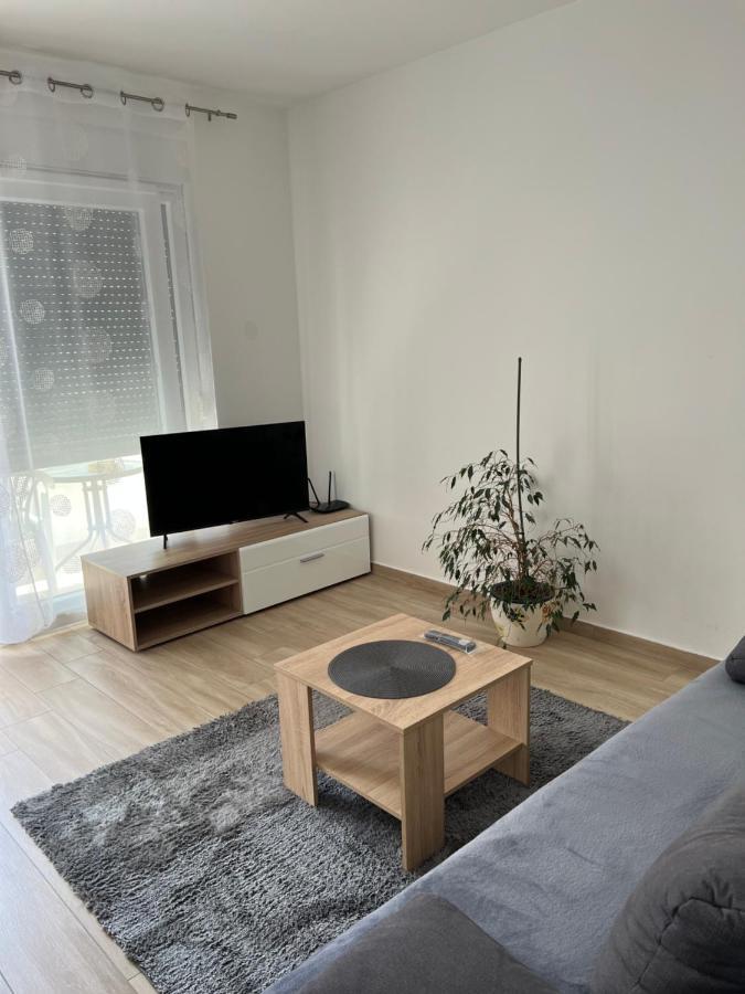 Apartment Sunrise With Private Parking Πούλα Εξωτερικό φωτογραφία